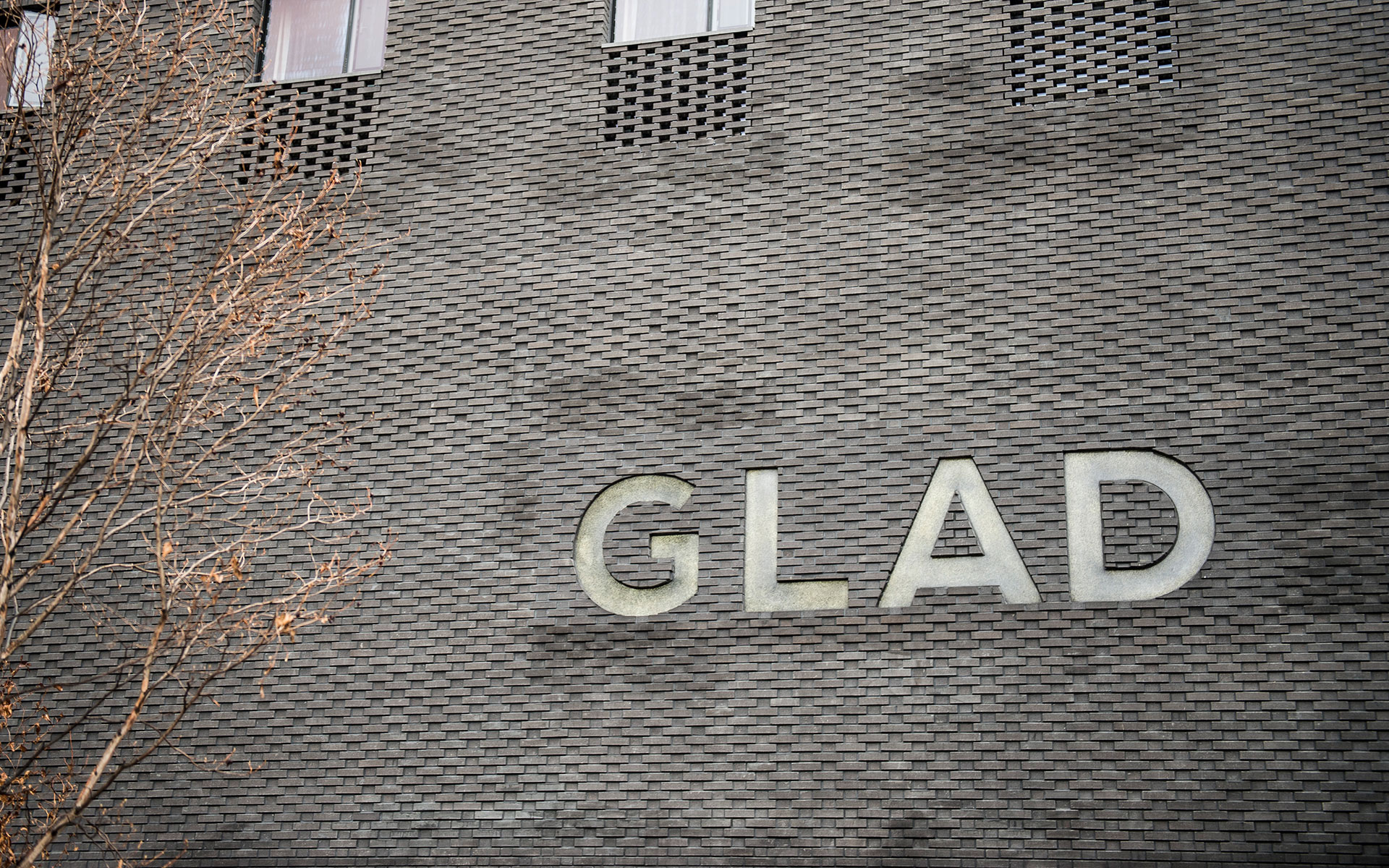 GLAD HOTEL
